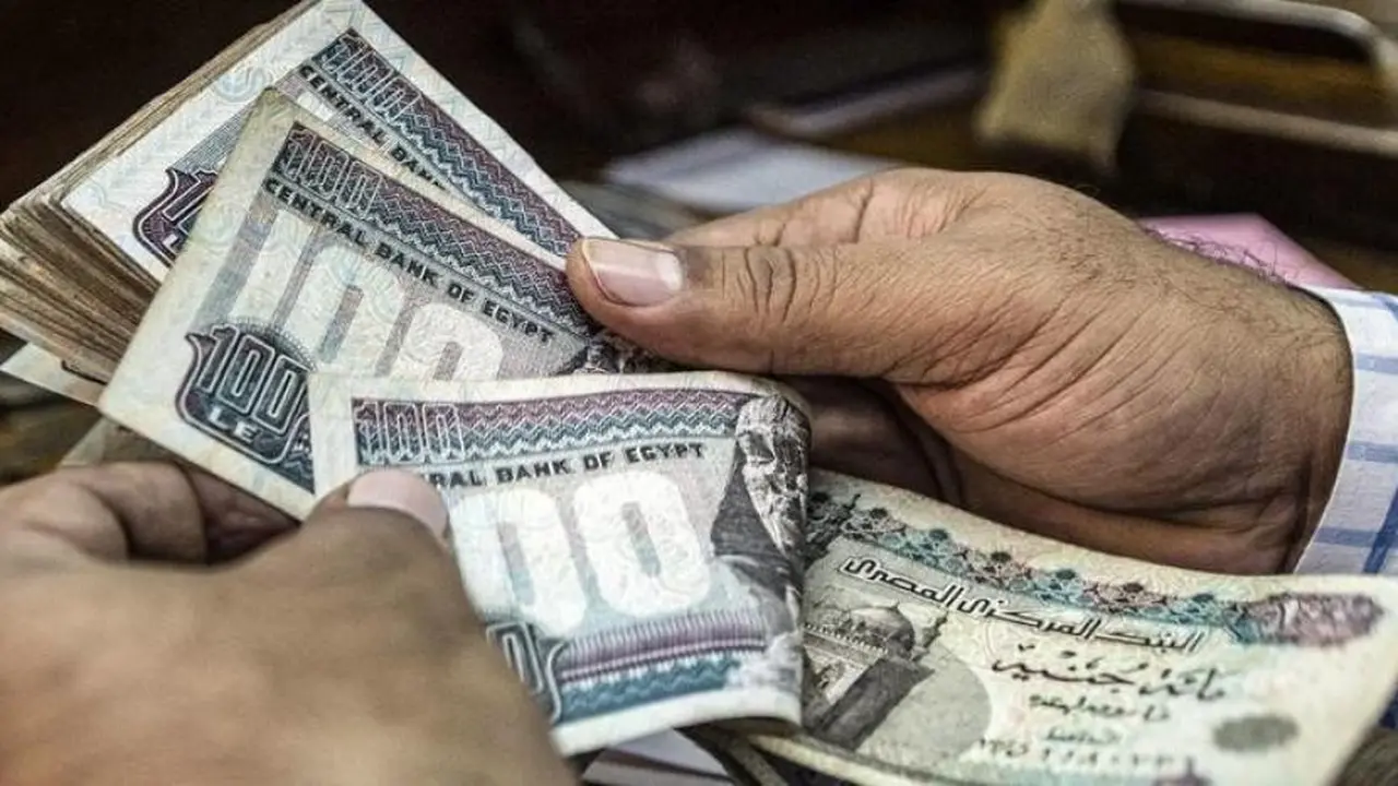 قفزة مفاجئة في سعر صرف الدولار مقابل الجنيه داخل السوق السوداء المصرية